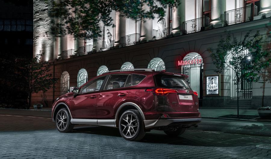  Toyota RAV4 Exclusive 2016 года  (CIS) (фото 7 из 7)